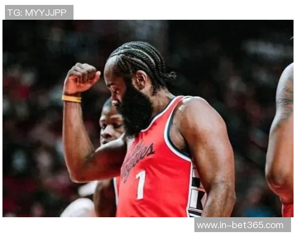 长点心吧祖巴茨嬉戏打闹引哈登不满严厉训诫他认真听讲