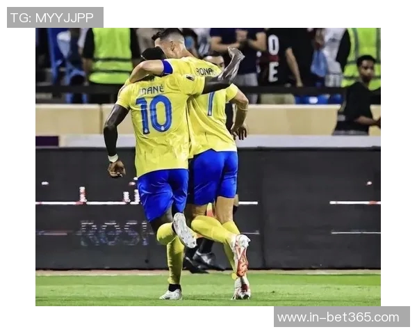 马内射门被挡菲利克斯补射完成帽子戏法球队大胜5-1领先